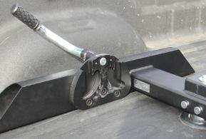 To adjust the height of the Super Ride s hitch head remove the three (3) bolts holding the