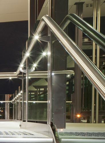 KLIK LEDpod 40 Patented Description Discrete, seamless point source LED fixture for use in all code-compliant handrail, especially curving ramps and helical stairs as well as long runs on bridges and