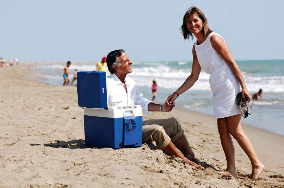 434 CoolFun CD WAECO CoolFun CD-22 4.02 Thermoelectric cooler with additional insulating lid Extra insulating lid (ideal for going to the beach) Scope of delivery approx. 22 litres DC/AC approx.