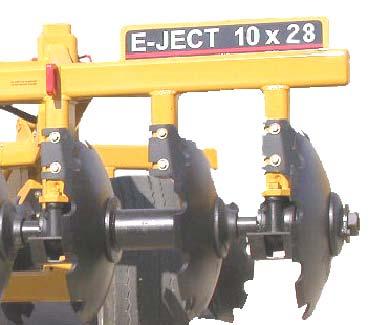 10 X 28 DISK HARROW Hydraulic Lift Assembly: Tube in tube with Nylon slide bars & gusseted steel rollers.