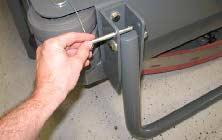 SQUEEGEE PROTECTORS (OPTION) The rear and side squeegee protectors help protect the rear squeegee from being damaged.