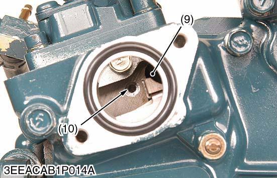 Hook the start spring (6) to the bracket (3) using the specific tool (7). 6.