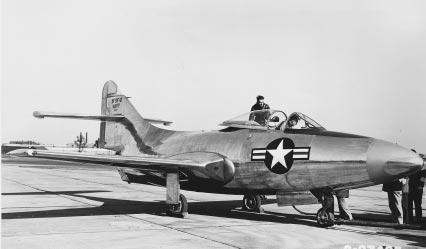 DICTIONARY OF AMERICAN NAVAL AVIATION SQUADRONS Volume I 485 F9F (F-9) Panther and Cougar The McDonnell Company of St.