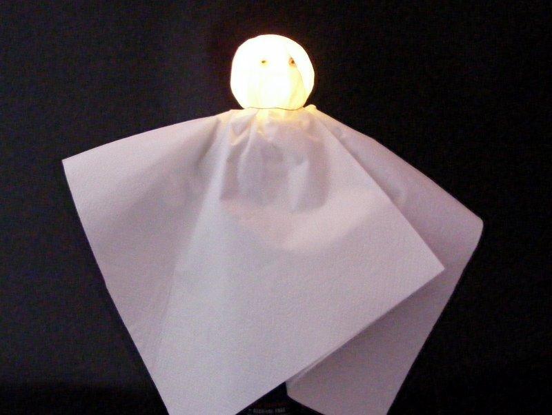 2. Light Up Ghost A great idea for Halloween!