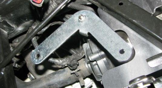 NOTE: There are two different water pump brackets: Version (1) requires the use of your OE horn bracket.