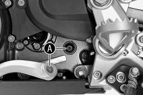 TUNING THE ENGINE 145 Clean gear teethaof the shift lever and shift shaft. Mount the shift lever2on the shift shaft in the required position and engage the gearing. The range of adjustment is limited.