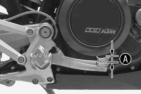 BRAKES 97 11.8Checking the free travel of foot brake lever Danger of accidents Brake system failure. If there is no free travel on the foot brake lever, pressure builds up on the rear brake circuit.