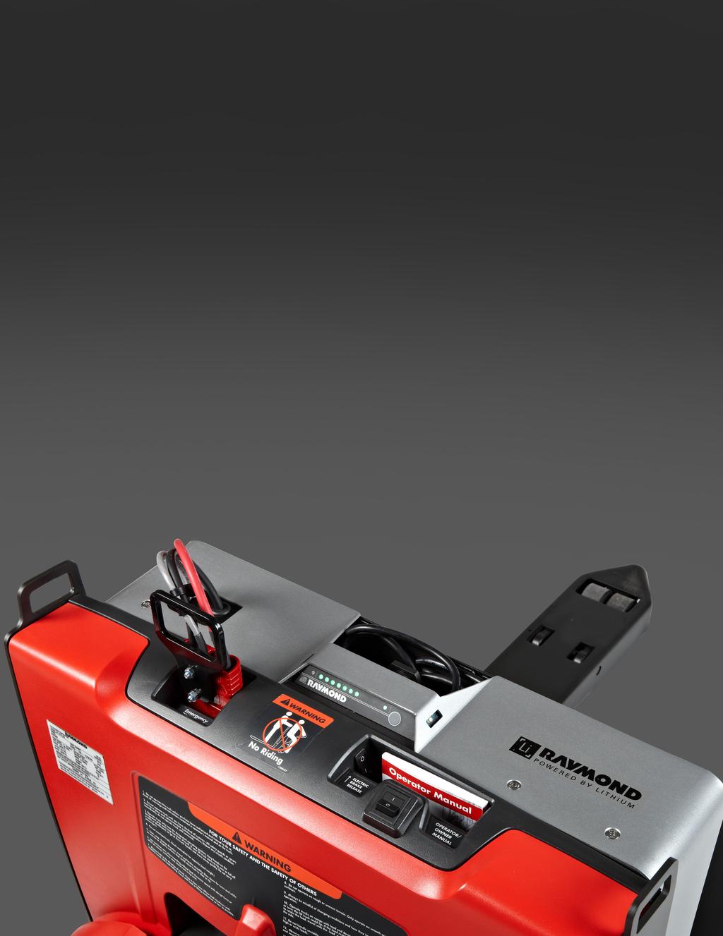 SMARTER OPERATION Designed with smart technology and integrated communication systems, the 8250 Walkie Pallet truck s lithium-ion power pack optimizes your battery use with: ONBOARD BATTERY