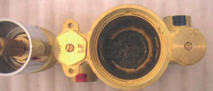 There are location points at each side of the valve cavity which the