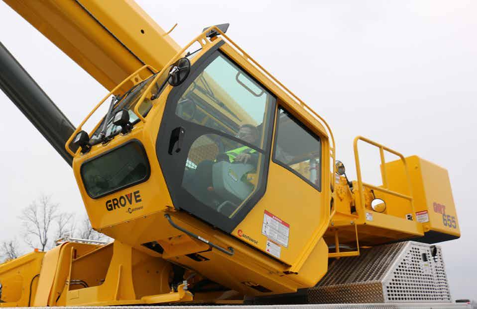 Boom Two boom options provide you with the versatility you demand. The GRT655 comes equipped with a 10,6 m - 34,8 m (34.9 ft - 114.3 ft) four-section, full-power boom.