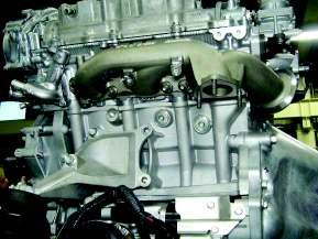 Install the Exhaust Manifold LH and RH using the following