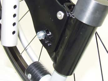 By pressing in the knobs on both ratchet joints (41), the push-bar can be turned to