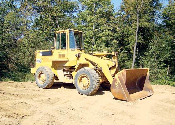 `87 CAT D4H LGP CATERPILLAR Model D6C LGP Crawler Tractor, s/n 69U591, powered by Cat diesel engine and powershift transmission, equipped with straight blade with tilt, ROPS canopy,