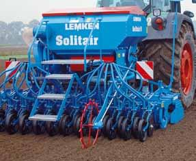 With working widths of 3 and 4 metres, it can be combined with a variety of powered and non-powered tillage implements making it extremely versatile.