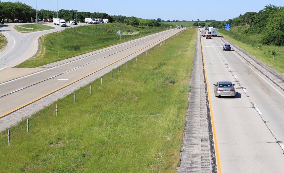 Introduction Cable Barrier Roadside Design Guide (AASHTO) recommends median barriers to mitigate cross-median crashes Cable barrier benefits: Lower