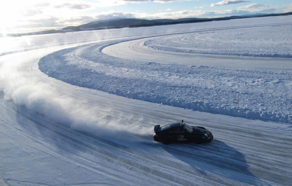 THE WORLD S ICE DRIVING REFERENCE FOR MORE THAN 10 YEARS The world s largest driving centre Exclusive - the most famous F1 circuits reproduced full-scale on a frozen lake Up to 125 MPH in total