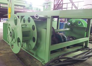 4. Side guide device It is composed of the frame, guide roller, adjustment device, movable platform and multi-roller wheel The vertical rollers on the both sides guide the sheet right into the