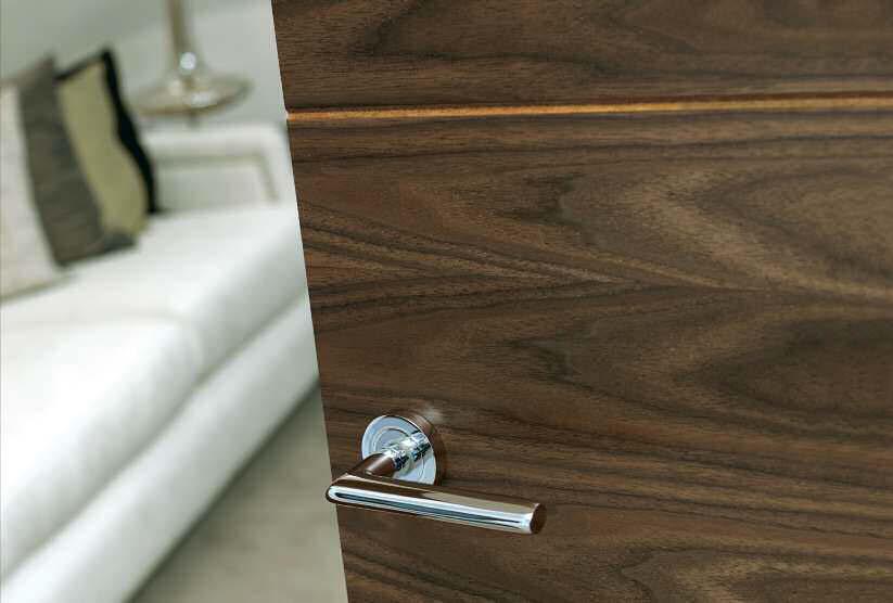 Walnut Flush continued FERNOR LARA The luxury varnish finish and premium quality veneers set our Walnut Flush doors apart from any other.