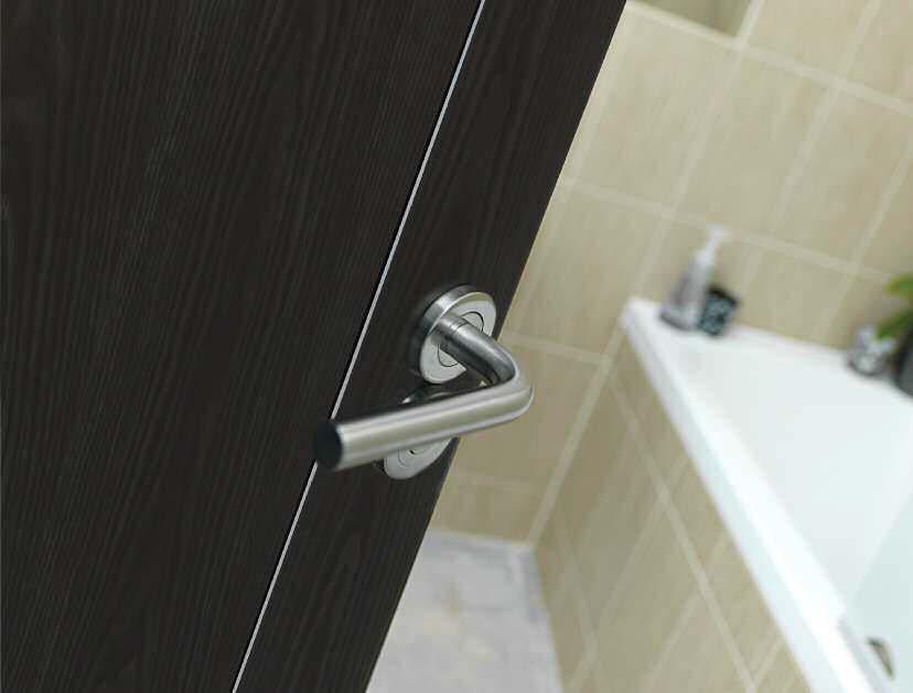 Flush doors with horizontal or vertical graining, grooved effects and aluminium coloured inlays are just a few options.