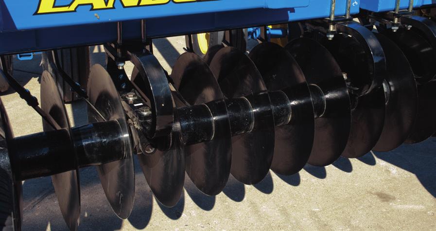All wing sections feature diameter spindles equipped with 8-bolt triple-sealed hubs