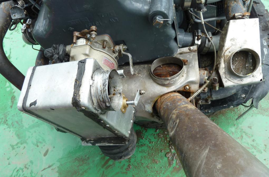 Carburetor Carburetor heater or induction airbox Figure 6: Actual carburetor and