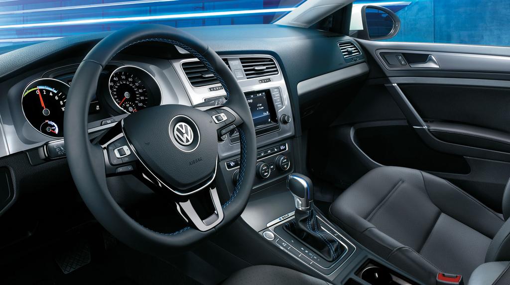 An energizing atmosphere. The e-golf is all new, yet all familiar at the same time. Sink into the leatherette seating surfaces and grab the multi-function, sporty steering wheel.