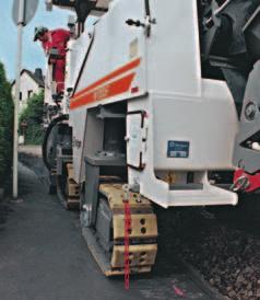 edge. The wheel or crawler is slewed hydraulically from the driver s platform.