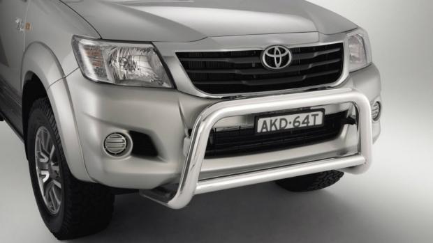 Stainless Steel Nudge Bar Manufactured from sturdy stainless steel tubing, the Toyota Genuine Nudge Bar is lighter than the over bumper bull bar and its stainless steel