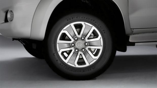Alloy Wheels 17" These Toyota Alloy Wheels are a single piece cast alloy design to ensure maximum strength.
