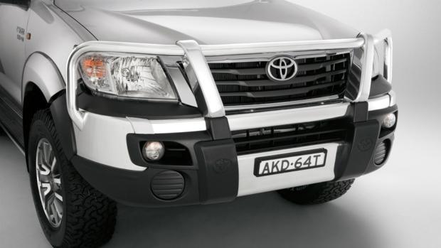 Alloy Bull Bar Restyled for a slim-line appearance, the new Toyota Genuine Alloy Bull Bar incorporates full plastic masks over the sturdy aluminium frame to reduce scuffing.