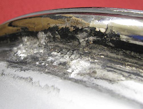 4. If corrosion is found on the wheel bead seat, measure the affected area as shown below.