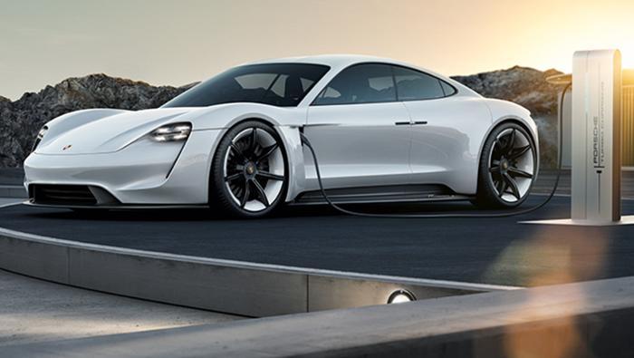 Early involvement in the Mission E We had already protected certain design elements of the Mission E and applied for patents for the first technical solutions before Porsche presented the Mission E