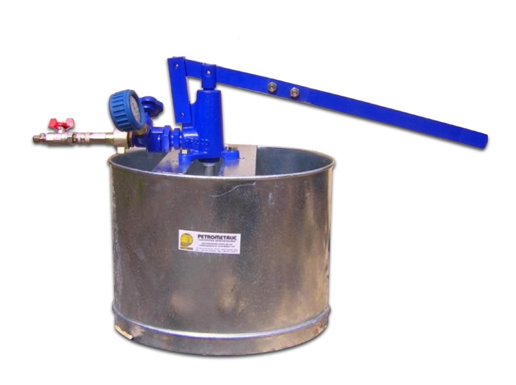 TEST HAND PUMP WITH TANK HAND PUMPS Single effect hand pump with piston Tank capacity : from 0L to 60L depending on version (see available versions below) Max.