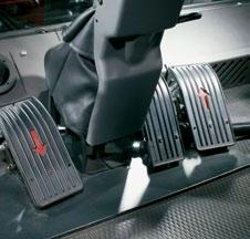 .. The newly-developed hydrostatic drive is electronically controlled by Kalmar s proprietary control system, KCS.