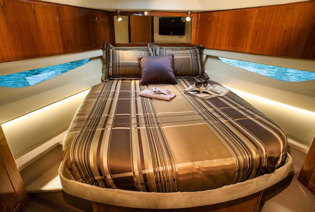 From the comfort of the queen island bed with its inner-spring mattress to the cedar-lined lockers and large hull port light windows and deck hatch, this is a cabin that caters to the most discerning