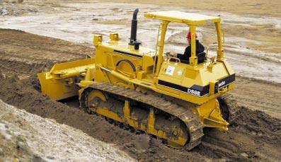 Float Lower LH Angle RH Angle LH Tilt Hold RH Tilt Raise DESIGNED FOR MAXIMUM DURABILITY, RELIABILITY AND MAINTAINABILITY Every Komatsu crawler is manufactured with Komatsu-built components.