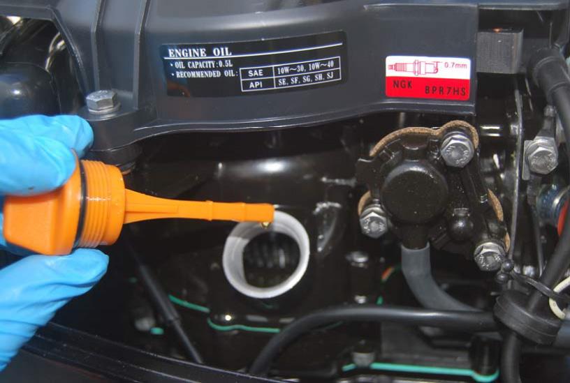 Change Motor Oil Sump: Only 4 Stroke Motor Oil.