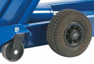 height: 975 mm High lifting jack for trucks, agricultural machinery & contractors machines Low minimum
