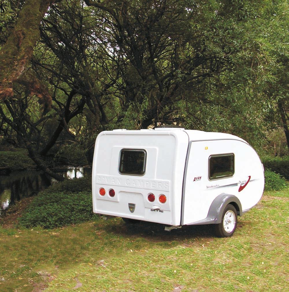 weekender 1900 MM/6 3 3700 MM/12 2 1800 MM/5 11 1970 MM/6 6 35 KG 350 KG The A'van Weekender has given a new style to camping for many
