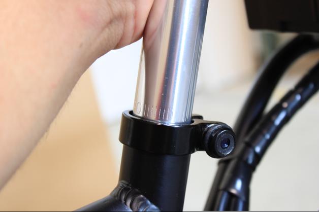 (L) Left is fastened Counter-Clockwise (R) Right is fastened Clockwise Step 5: Adjusting your seat. Always remember to make sure your quick release hub is locked into place before riding.