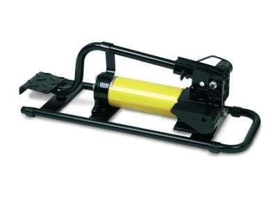 Heavy Duty Crimp Equipment & Accessories Revised: March 2011 Hydraulic Foot Pump 580 (8,500 psi) & 700 bar (10,000