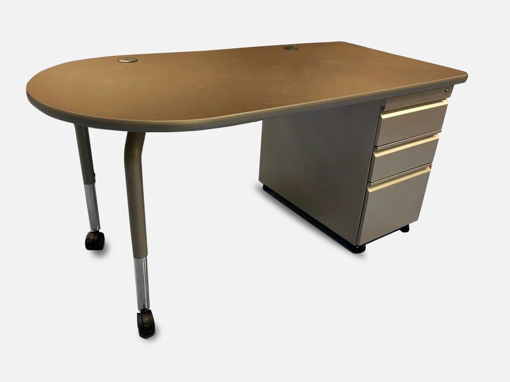 Method Series odium/lectern--9500 Series The 9500 Series was designed to be a dual use lectern.
