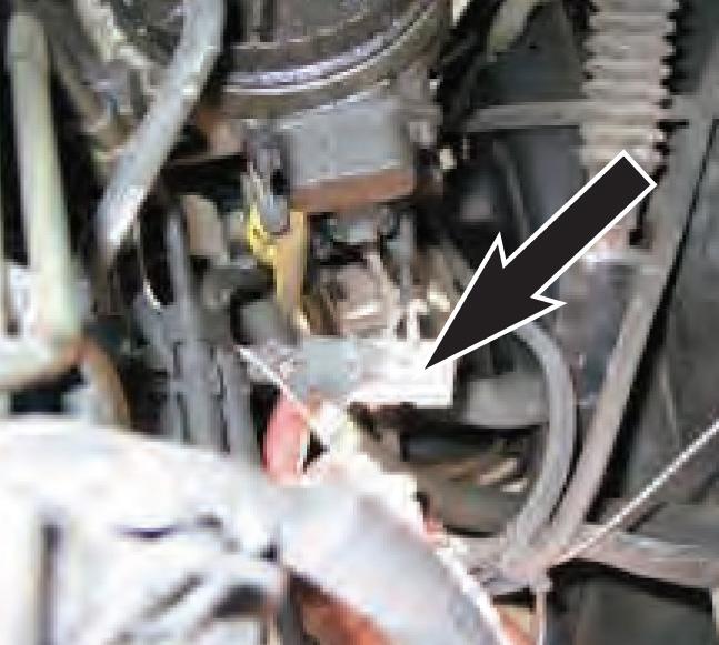 10 Locate the factory 3 Pin Weather-Pac connector on the driver s side of the engine (shown by the arrow). Remove the protective cap and install the mating connector in the Pacbrake harness.