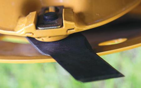 Produce narrow 1 The Quick-Clip blade retention system allows the windrows for baling without the operator to quickly replace or reverse blades.