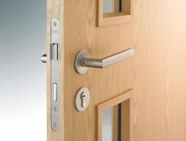 Briton 5500 Series - Lockcase options Briton 5520.60.R sashlock combined with Briton stainless steel lever furniture and CISA Astral cylinder. Product ref.