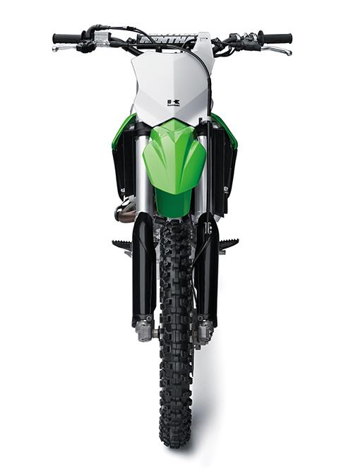 Factory Style Chassis, Components and Tuning Matching the KX450F?s lighter weight, all-new minimalist bodywork makes the bike look more compact.