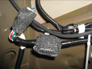 NOTE: Do not secure trailer wire to water hose, which must be free for proper operation. Figure 3-14 4Pin Connector to vehicle wire harn.