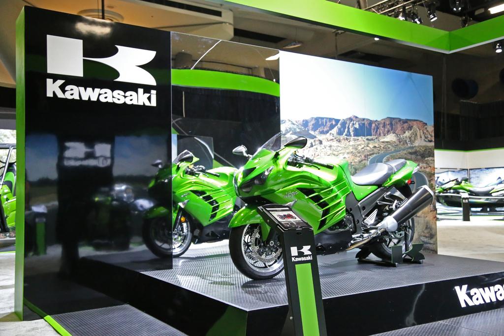 We developed a comprehensive planning process to enhance the presence of Kawasaki on the showroom floor.