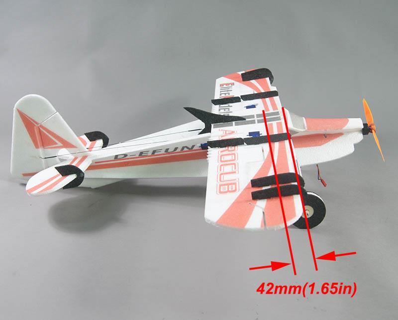 Section5 Recommended CG and Control Throw Center of Gravity The recommended CG is 42mm (1.65in) from the leading edge of the wing. Control throws Extreme & 3D Ailerons: approx.