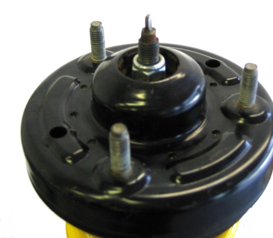 Front axle: Supplied coilover strut.